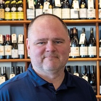 Jes fra Holte Vinlager Virum anbefaler vinen