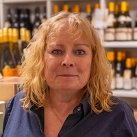Linda fra Holte Vinlager Holte anbefaler vinen