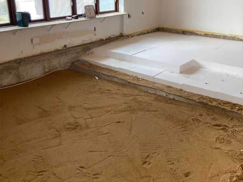 Bundopbygning ved brug af sand