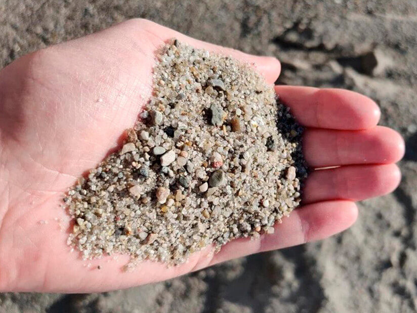 En håndfuld vasket sand