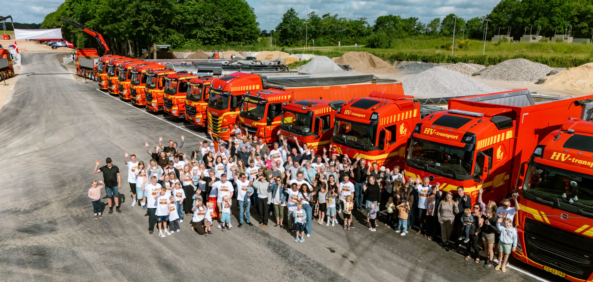 Et fællesbillede af medarbejderne fra HV-transport til sommerfest i 2026