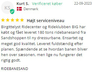 Kurt S. anmeldelse af HV-transports levering af ridebanesand på Trustpilot