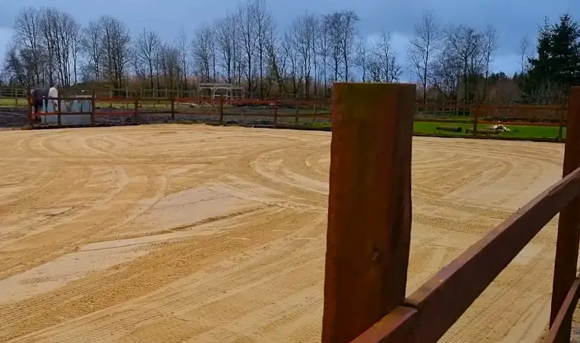 Snyggt ridbanesand levererat av Sandshoppen